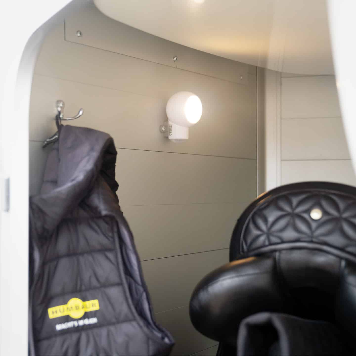 Pferdeanhänger Humbaur Xanthos 2400 kg mit Aluminium Seitenwänden, Aluboden• – Bild 5