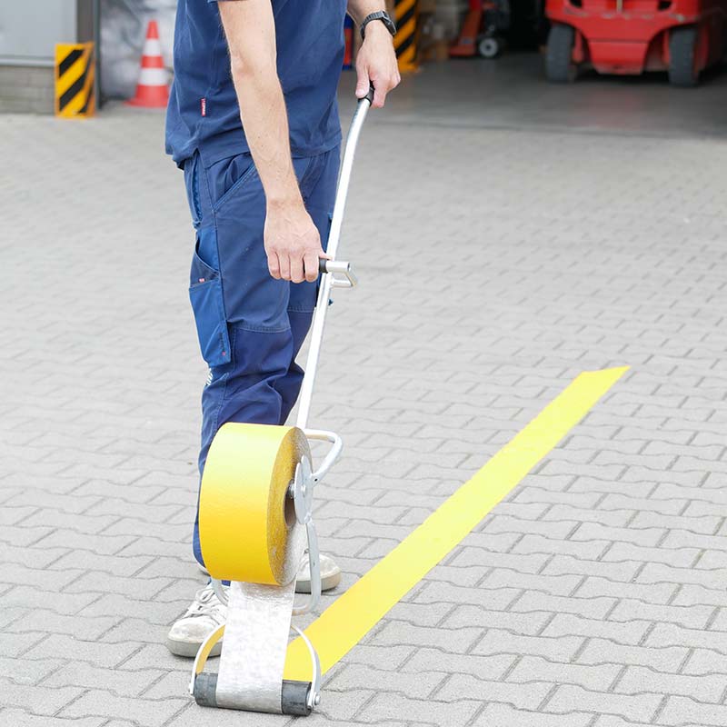 Fahrbahnmarkierungsfolie Dünnschicht in Gelb oder Weiß, 120 / 150 mm Breite, 100 m Länge – Bild 5